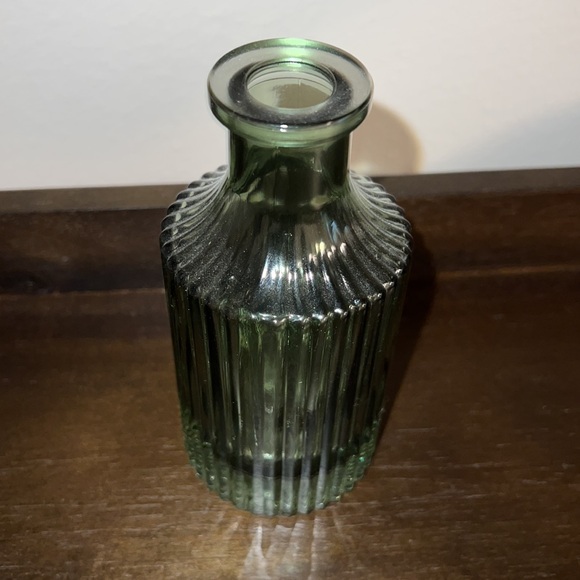 At Home - Small Green Glass Vase - Picture 2 of 2